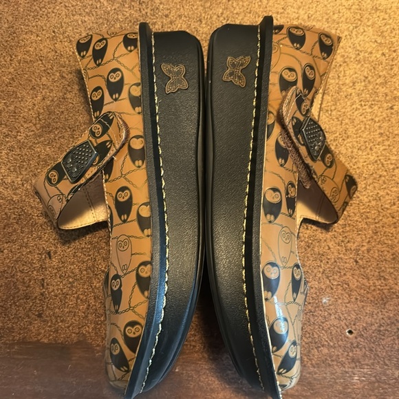 Algeria Mary Jane’s - Picture 4 of 4